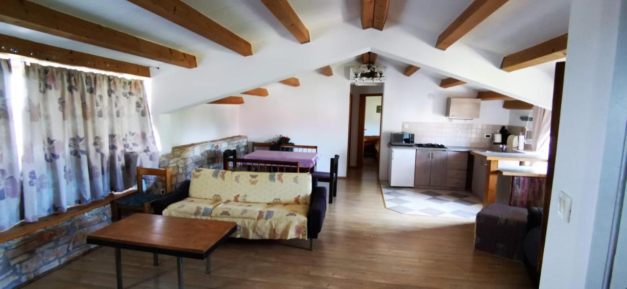 Eti And Mia Holiday Apartments Muntic Ngoại thất bức ảnh