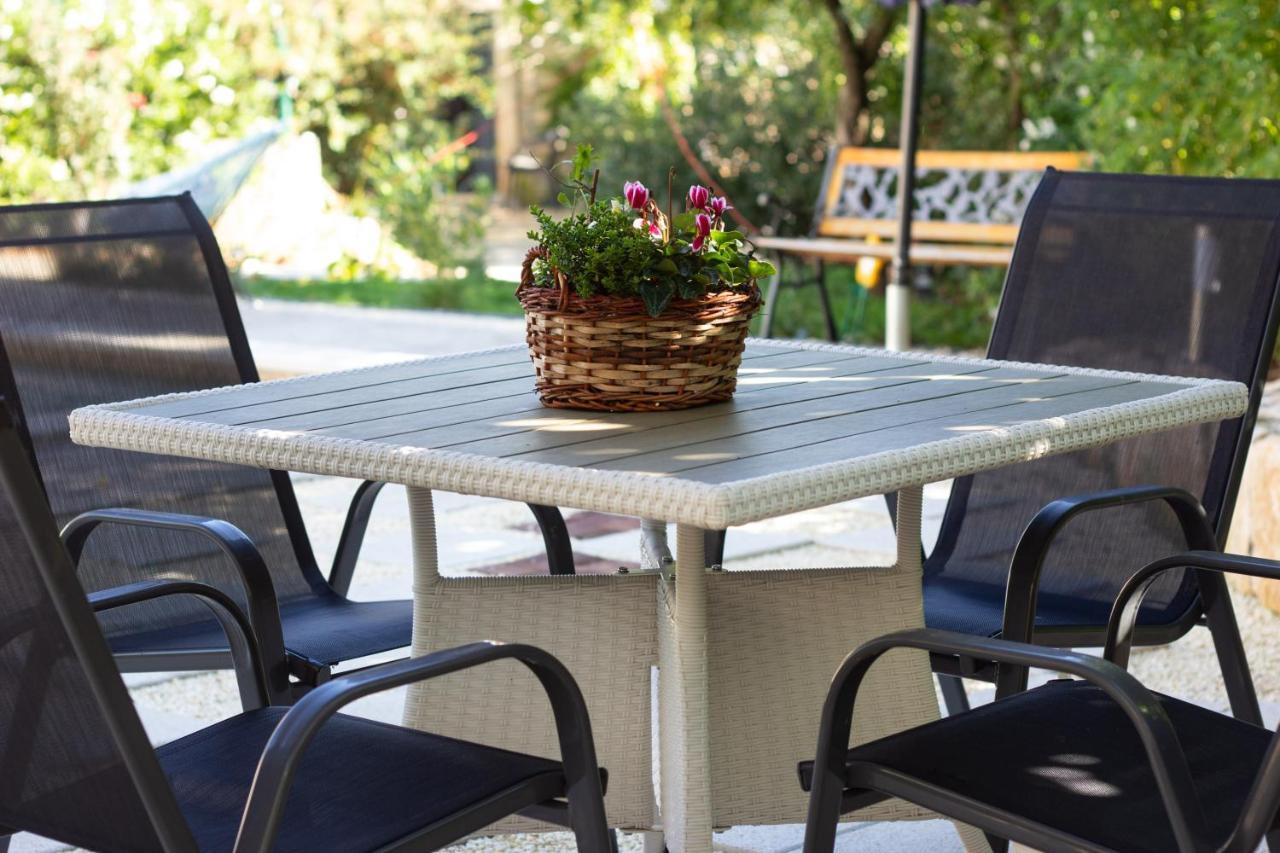 Eti And Mia Holiday Apartments Muntic Ngoại thất bức ảnh