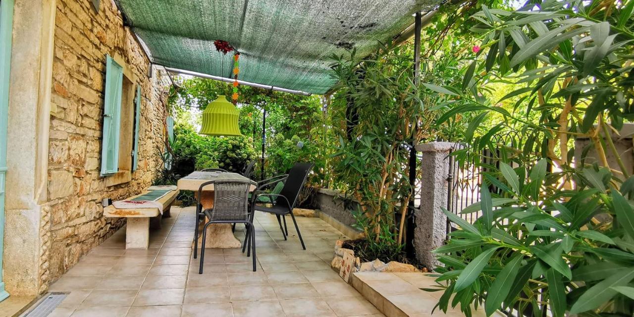Eti And Mia Holiday Apartments Muntic Ngoại thất bức ảnh