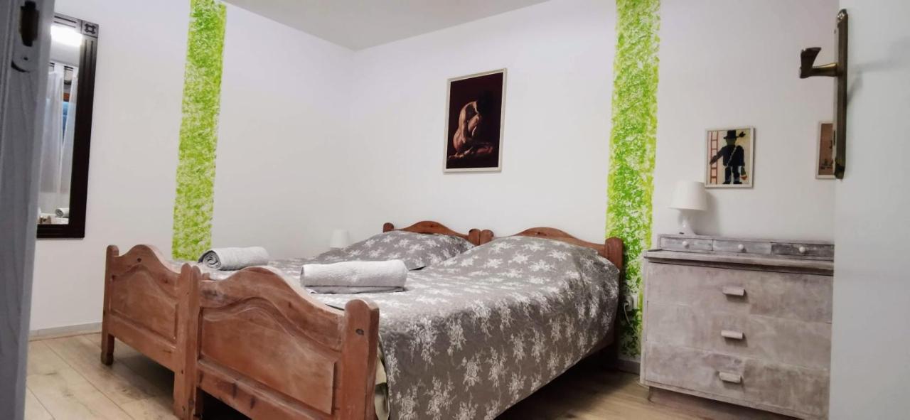 Eti And Mia Holiday Apartments Muntic Ngoại thất bức ảnh